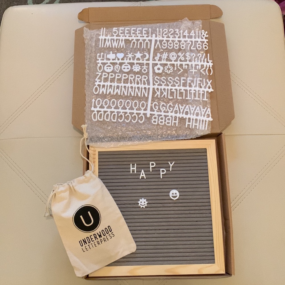 🍒 2/$45!! BRAND NEW💥Create Messages on this Letter Board!